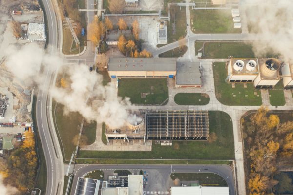 dronebilde av klimautslipp